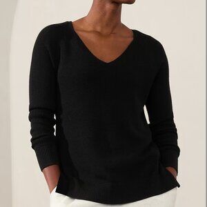 Athleta Merino Wool Blend Hanover Refined V-Neck Sweater Black Quiet Luxury S